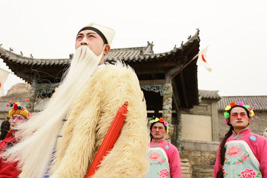 《大秧歌》收视夺冠 牛北壬扮乐大夫斗秧歌