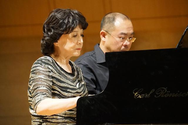 钢琴家鲍蕙荞投身办学20年 献艺喜庆之夜