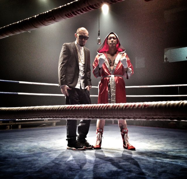 MC HotDog张震岳祭出重拳 《我的时代》MV首