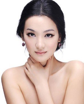 女演员自曝遇老公于震家暴 经纪人称不知结婚