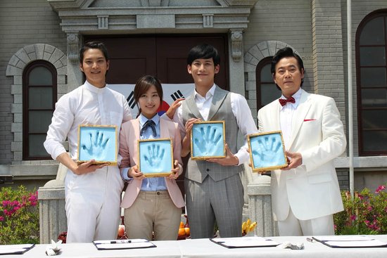 《 新娘面具 》为收视祈愿 朱元陈世妍等众星亮