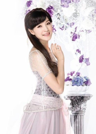 台湾玉女掌门方季惟复出发新碟 成为孟庭苇师妹
