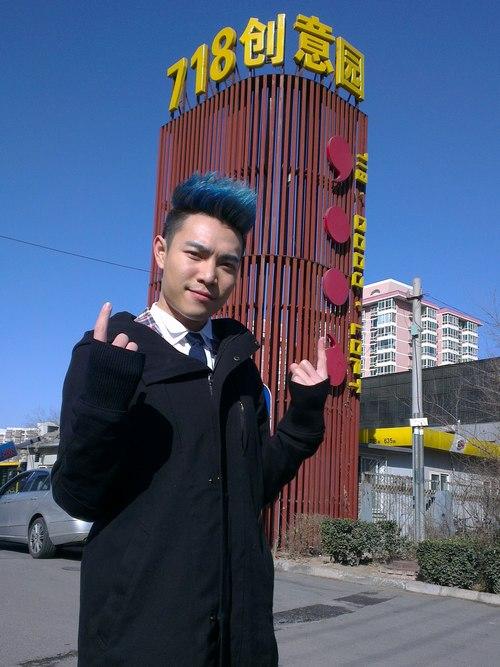 ECHO李昶俊搭公交车宣传新碟 亲民路线获好评