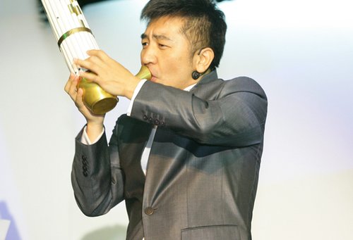 吴彤携手李玟隔空合作 发片将"跨界"进行到底