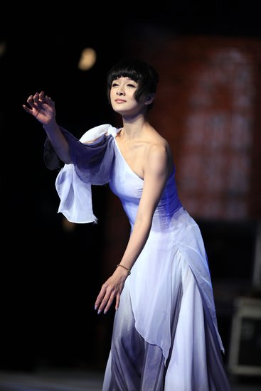 《舞林争霸》怪咖云集 软骨双飞燕PK另类孔雀_娱乐_腾讯网