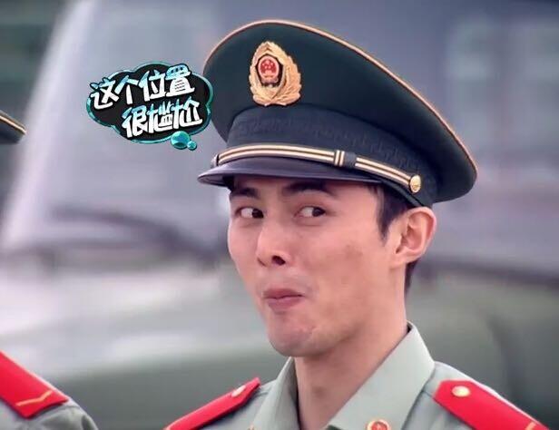 男星录节目遭蜘蛛爬身 网友:感到蛋疼