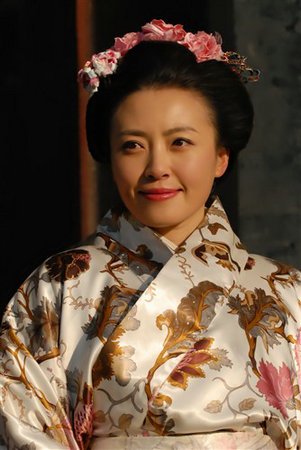 于小磊《夺宝》造型曝光 饰美艳女间谍(图)