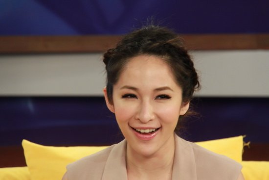 萧亚轩畅聊北京演唱会 号召微博听众转发宣传