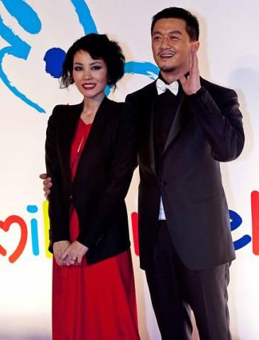 2010年圈内人士透露：王菲李亚鹏协议3年后离婚