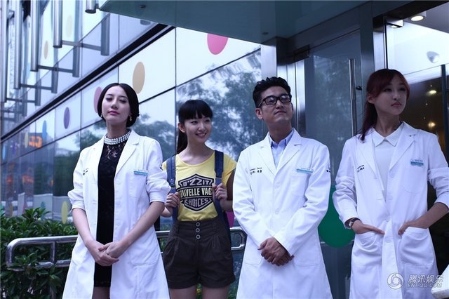 《美人季》首集播放破百万 “整容”引网友热议