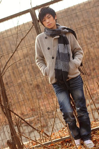 雨天推《为爱流下的眼泪》 光混情歌引爆歌坛