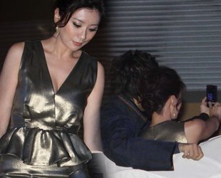 Mentir en los brazos de íntima auto-hombre JiaJingWen