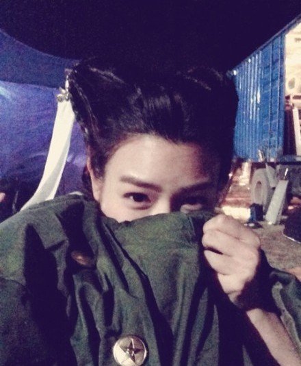 陈妍希拍《神雕》<em>玉女心经</em>戏份 露肉肩花朵遮
