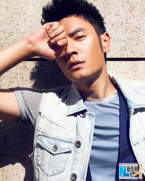 李光洁时尚大片显男士魅力 风格多变诠释多面