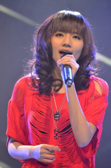 刘惜君做客谈话类节目 分享八零后辛酸故事(图)