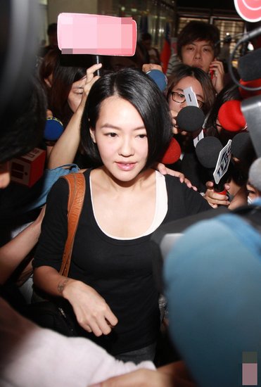  小S 因 面包店 风波接受检方侦讯:侦查中不便多说