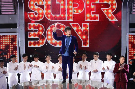 2013“快男”华晨宇夺冠 芒果十年选秀引追忆