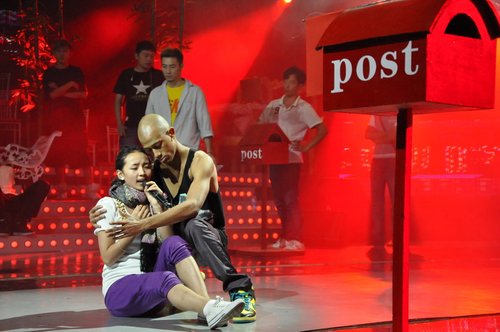 “花儿”四强为代悦求情 望导演组准其回归_娱乐_腾讯网