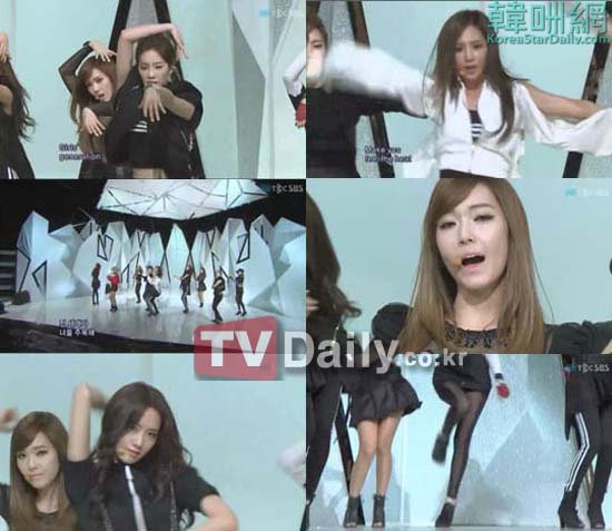 <em>少女时代</em>回归舞台 《<em>人气</em>歌谣》展性感魅力_娱