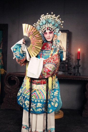 电视剧《头牌》杀青，徐洁儿花旦造型曝光