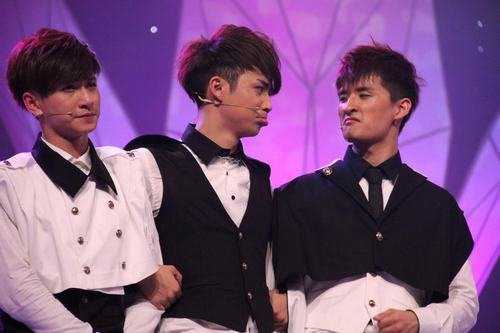 传至上励合解散 化妆师曝成员为争女友积怨