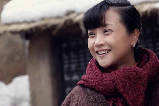 《夺粮剿匪记》热映 白荟别扭演绎性情大妞