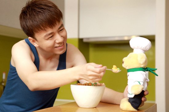 消费高手许添居家素颜写真曝光 网友赞叹嫩到不行