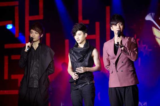 刘惜君《歌声传奇》甜美演绎 至上励合唱错歌词_娱乐_腾讯网