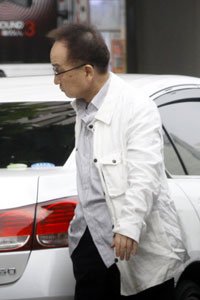 杰尼斯老板喜多川坐轮椅 年事太高健康令人心忧