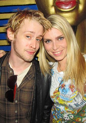 麦考利·库尔金结交新女友 被曝为色情明星