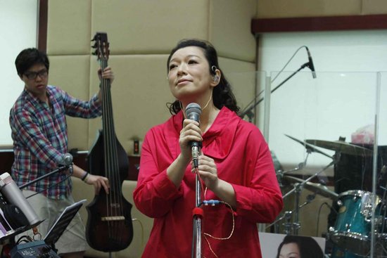 赵咏华开个人演唱会 献唱新歌《给妈妈的话》