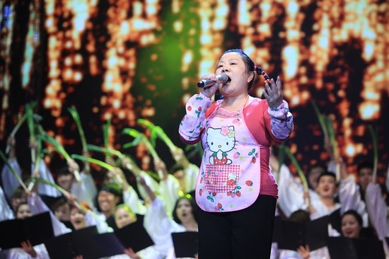 资料:《中国达人秀》第二季六强选手菜花甜妈