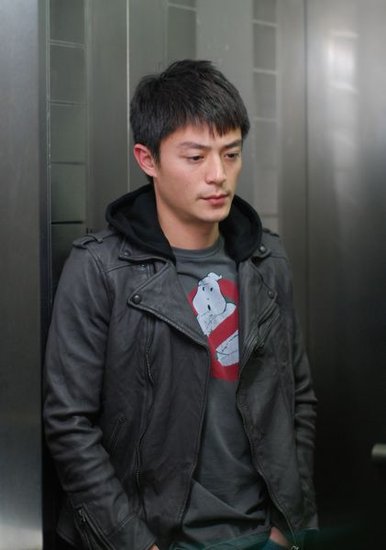 看《一一向前冲》 迷上不爱笑的霍建华