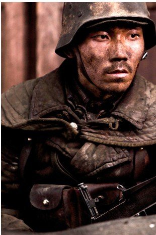 《十三钗》国军机枪手王超北日记:为角色拼命