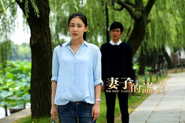 李夏曦半工半读,为生意失败的父亲还债,却阴差阳错成为了集团总裁江