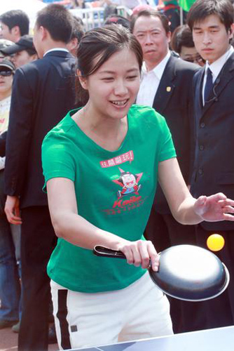 徐静蕾腾讯微博四连发 约饭局庆张继科夺冠