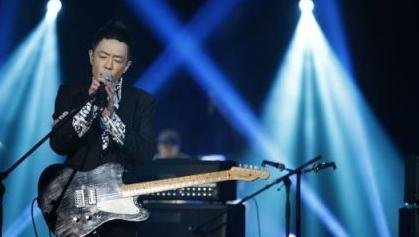 《我是歌手》黄贯中出局 网友质疑改编不被认可