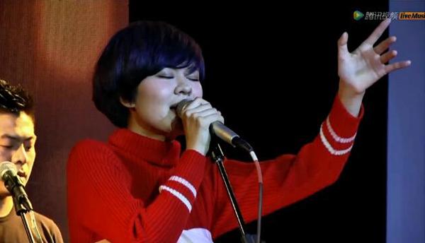 郁可唯庆生开唱 再现小时代催泪曲《时间煮雨