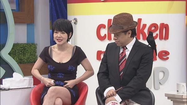 小S录节目身材失守 腰间赘肉一览无遗(图)