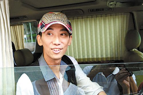 张达明身患癌症走路手脚会麻痹 面容消瘦(图)_