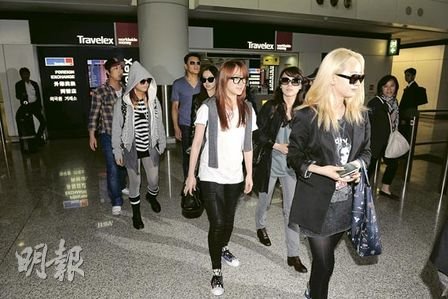 群星赴港为日本震区献爱心 刘德华﹕不要输给心痛