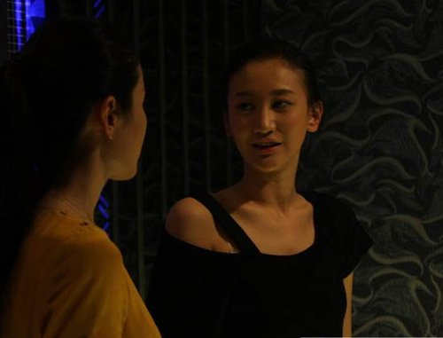 《云上的诱惑》曾泳醍献银幕初吻 演绎女飞行