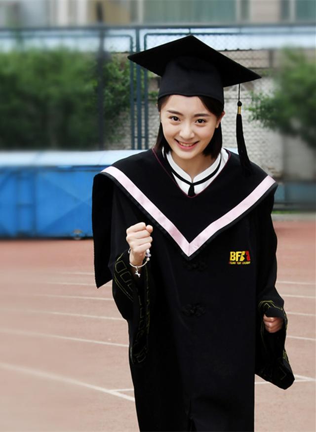 孙铱北影毕业照走红 张嘉译为她择导师献计