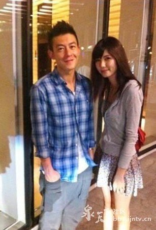 <em>陈冠希</em>新<em>女友</em>美艳曝光 <em>陈冠希历任女友</em>亲密照