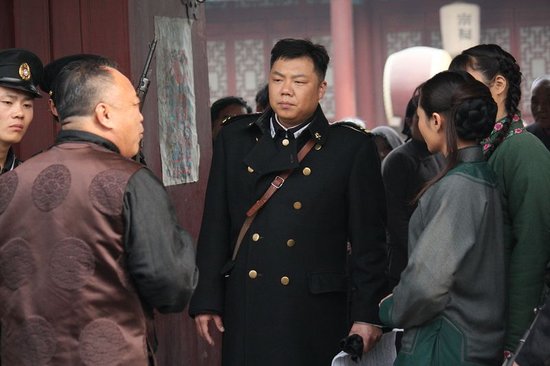 姜超《年画》剧照曝光 警察角色遭"质疑"