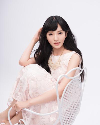 雨婷儿最新写真曝光 笑容甜美宛若公主