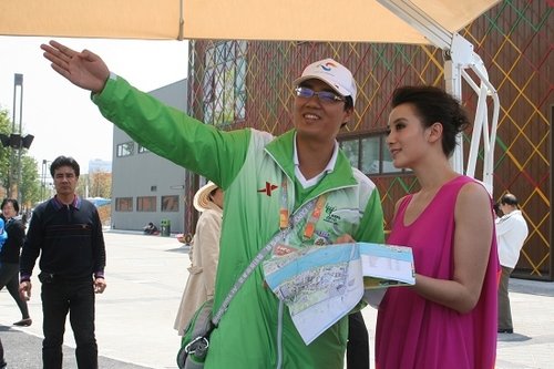 “盛女“小宋佳冷艳版梦幻婚纱(图)图片