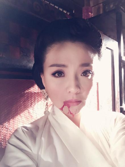 孙茜半夜刷微博扮鬼吓人 疑剧透《芈月传》剧