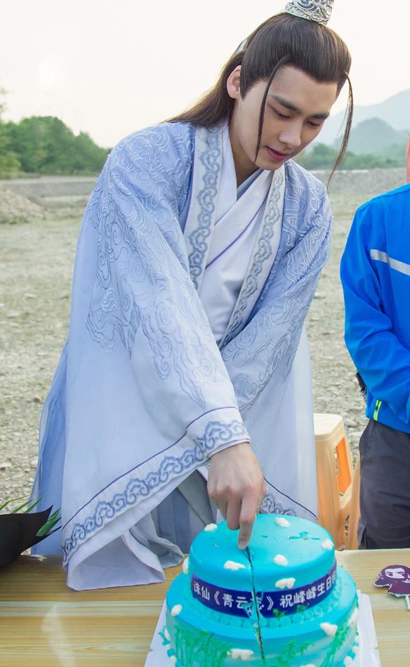 李易峰开启生日月 线上线下新玩法一起“峰”_娱乐_腾讯网