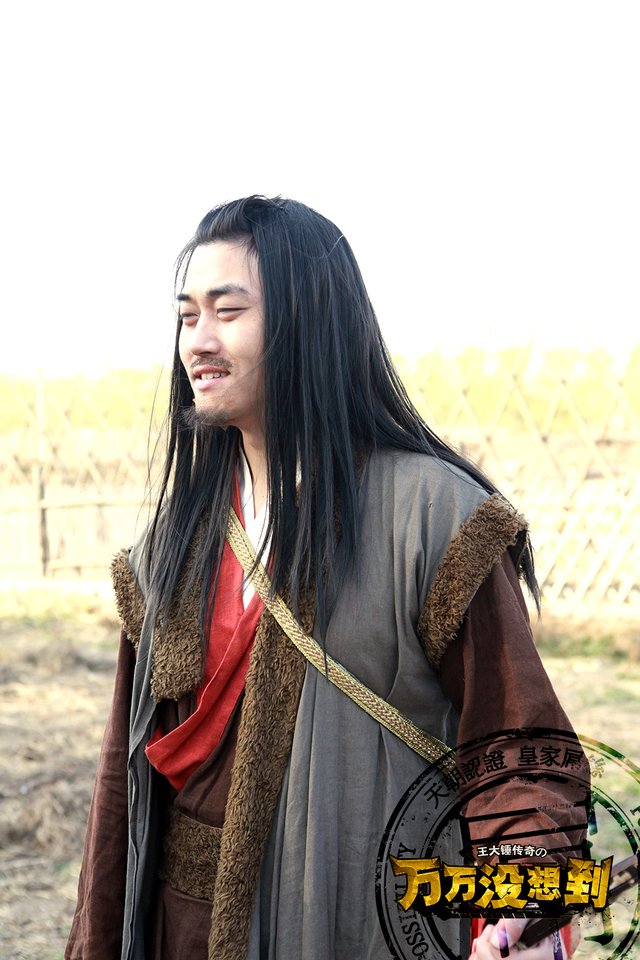 《万万没想到》编剧爱演戏中箭翻滚1小时